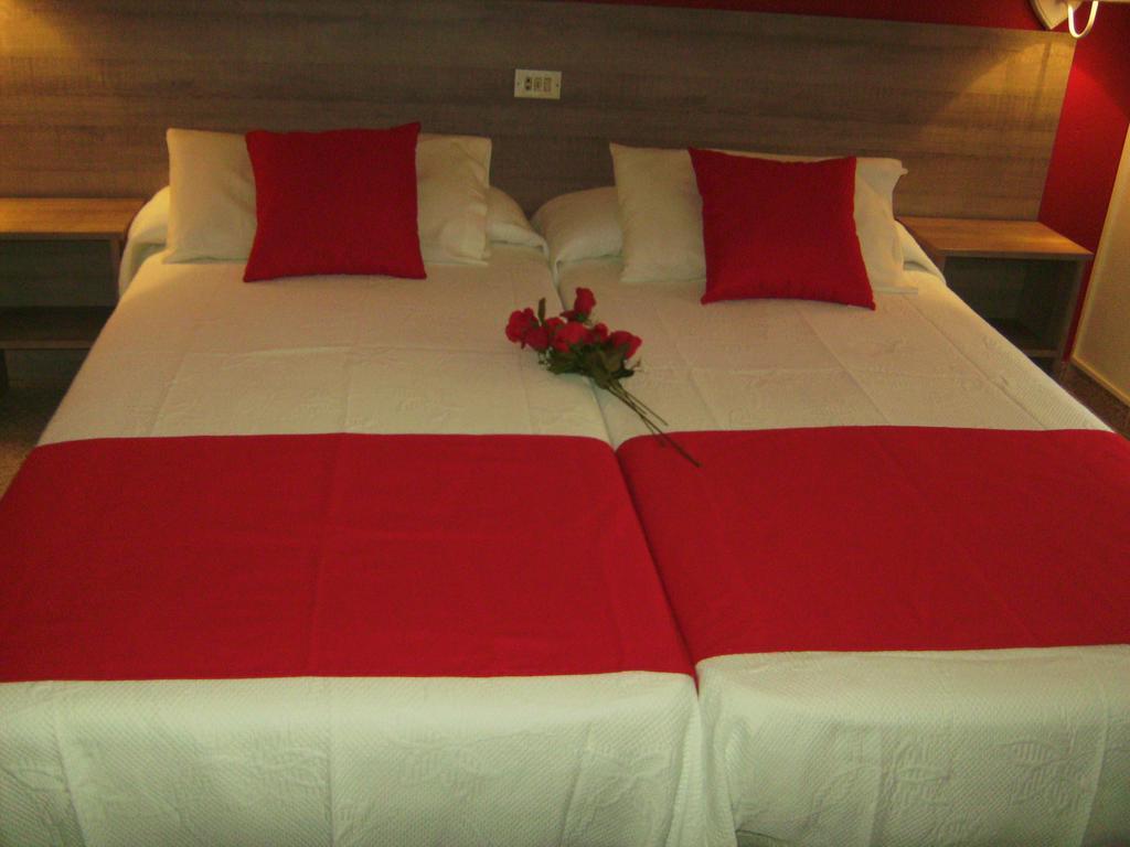 Pension Miami Almassora Zimmer foto