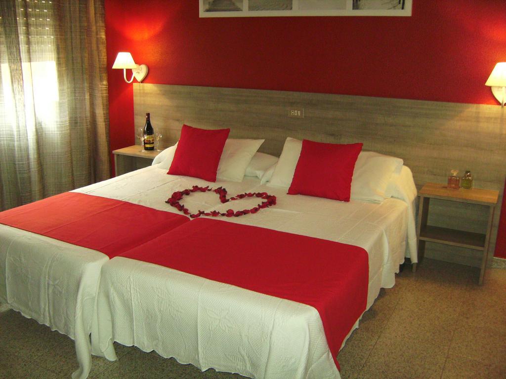Pension Miami Almassora Zimmer foto