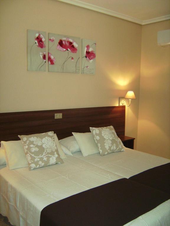 Pension Miami Almassora Zimmer foto
